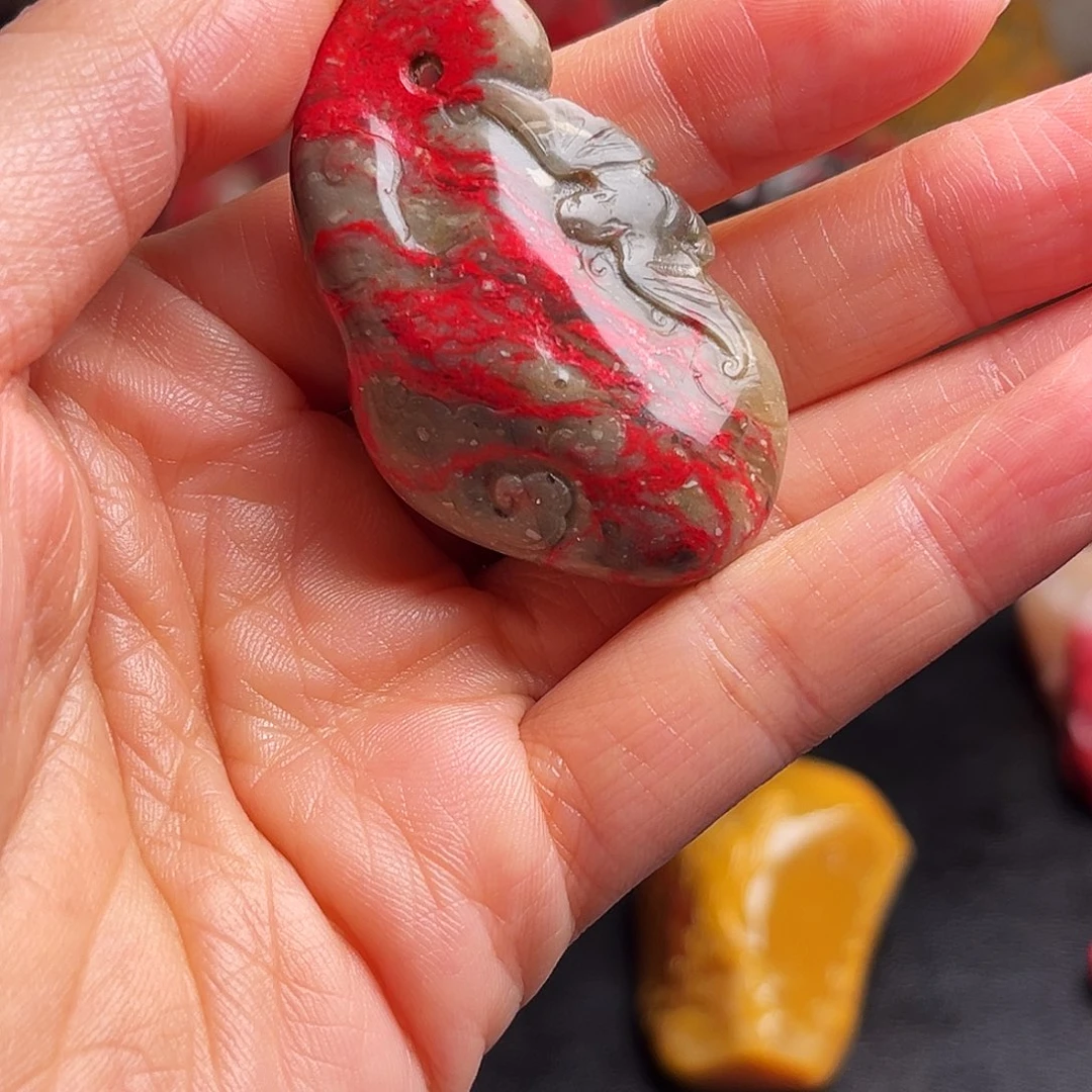 昌化石其他鸡血石挂件
