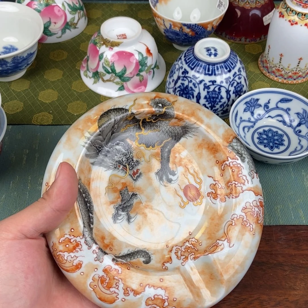 陶瓷的设计师是一个