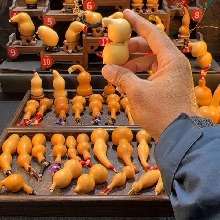 立***行文玩葫芦的葫芦娃