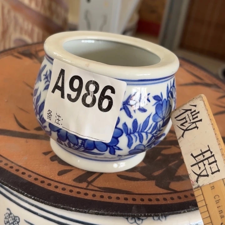 微瑕青花瓷器值得购买