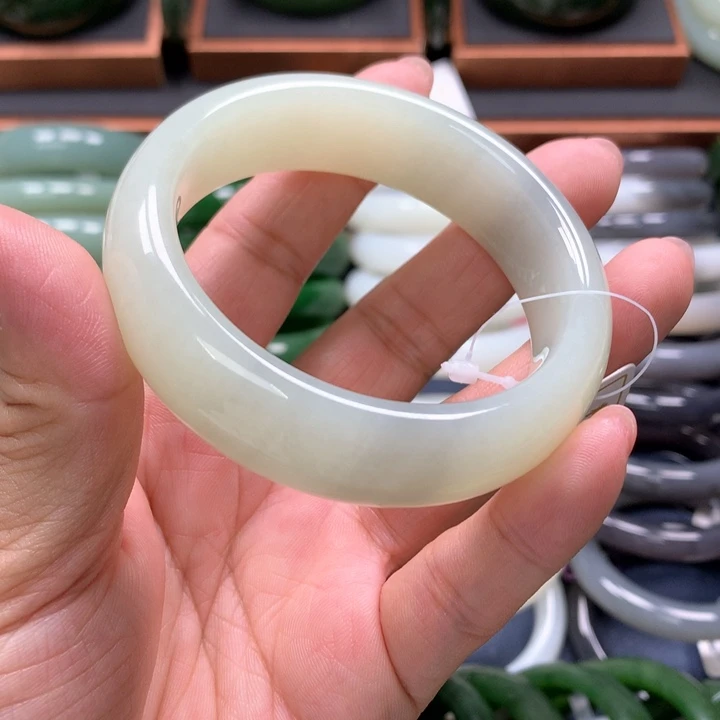 【闪购商品】未镶嵌手镯和田玉4