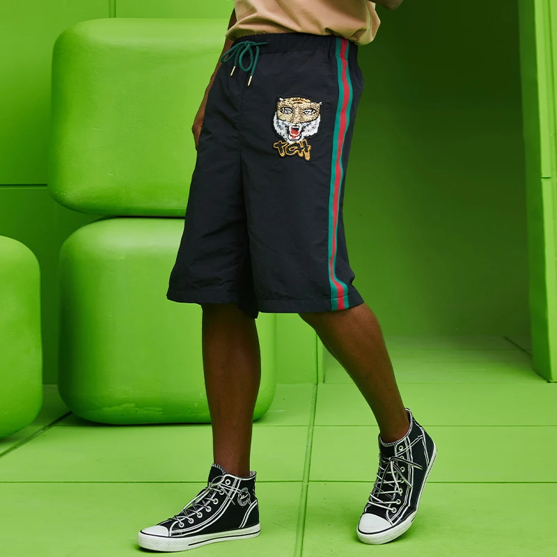 轻奢-TCH潮牌休闲短裤烫钻虎头字母春夏新款男女五分裤T69A216056