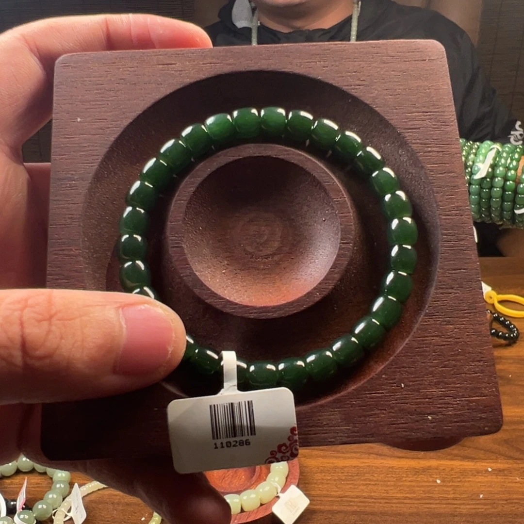 Z***w和田玉未镶嵌手链