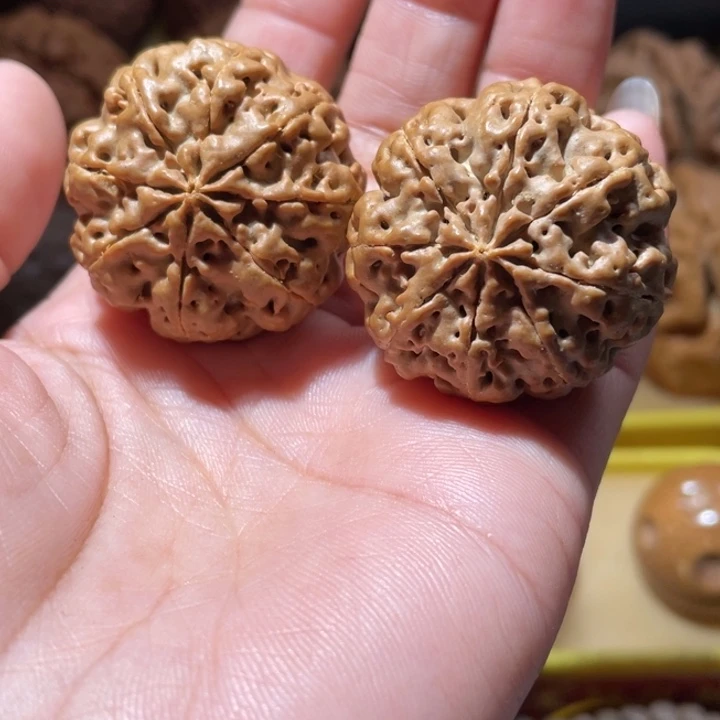 桃核把件稀有大尺八瓣金刚