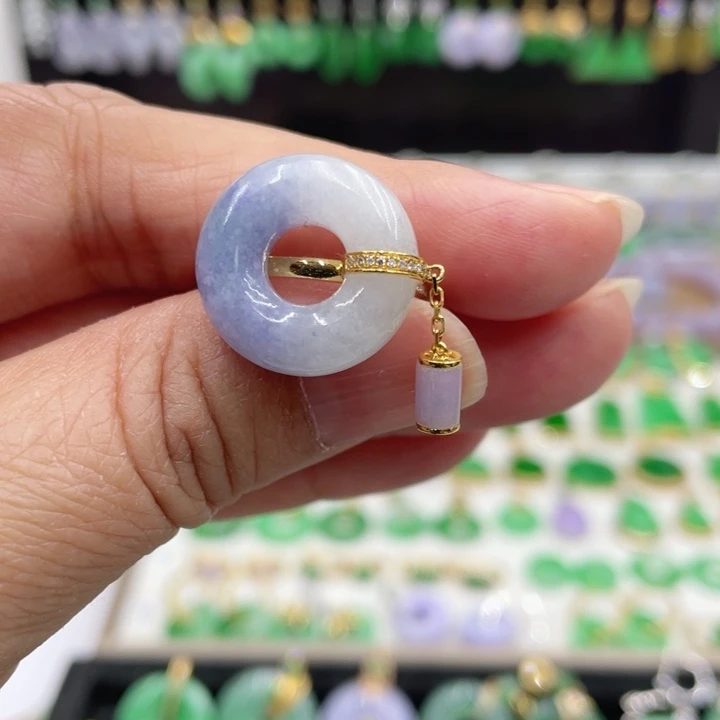 翡翠18K金镶嵌戒指