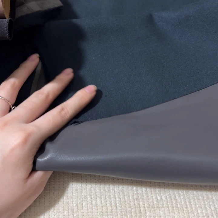 混纺灰色棉底皮1米。