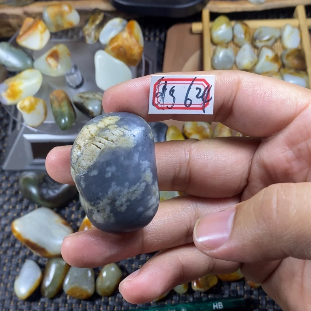 和田玉（糖玉）未镶嵌挂件