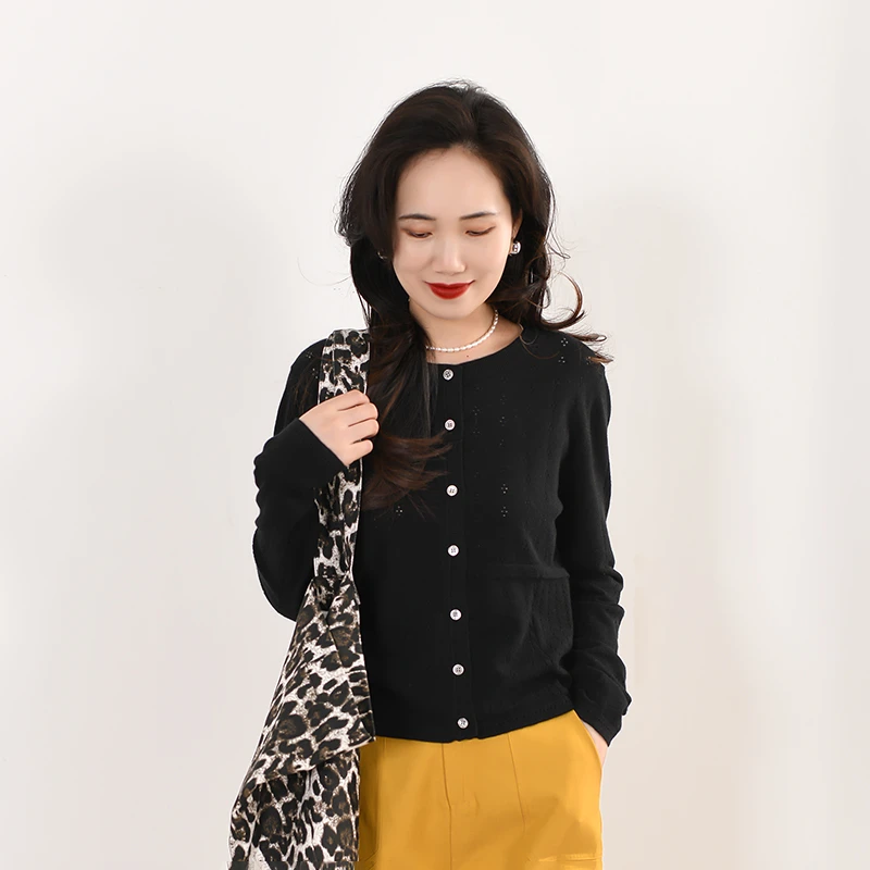 EKNR早春新款针织开衫女2025高级感圆领长袖温柔外搭小衫镂空上衣