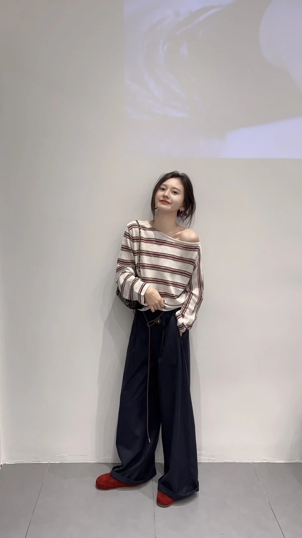 2025早秋新款韩系斜肩宽松慵懒风复古条纹长袖T恤上衣百搭阔腿裤