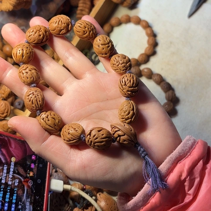 桃核吊坠桃枭手工制作工艺