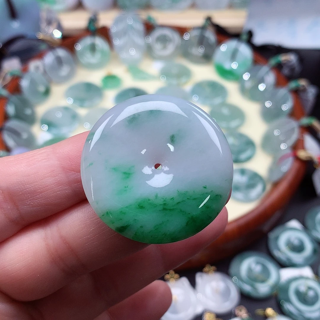 翡翠未镶嵌颈饰吊坠