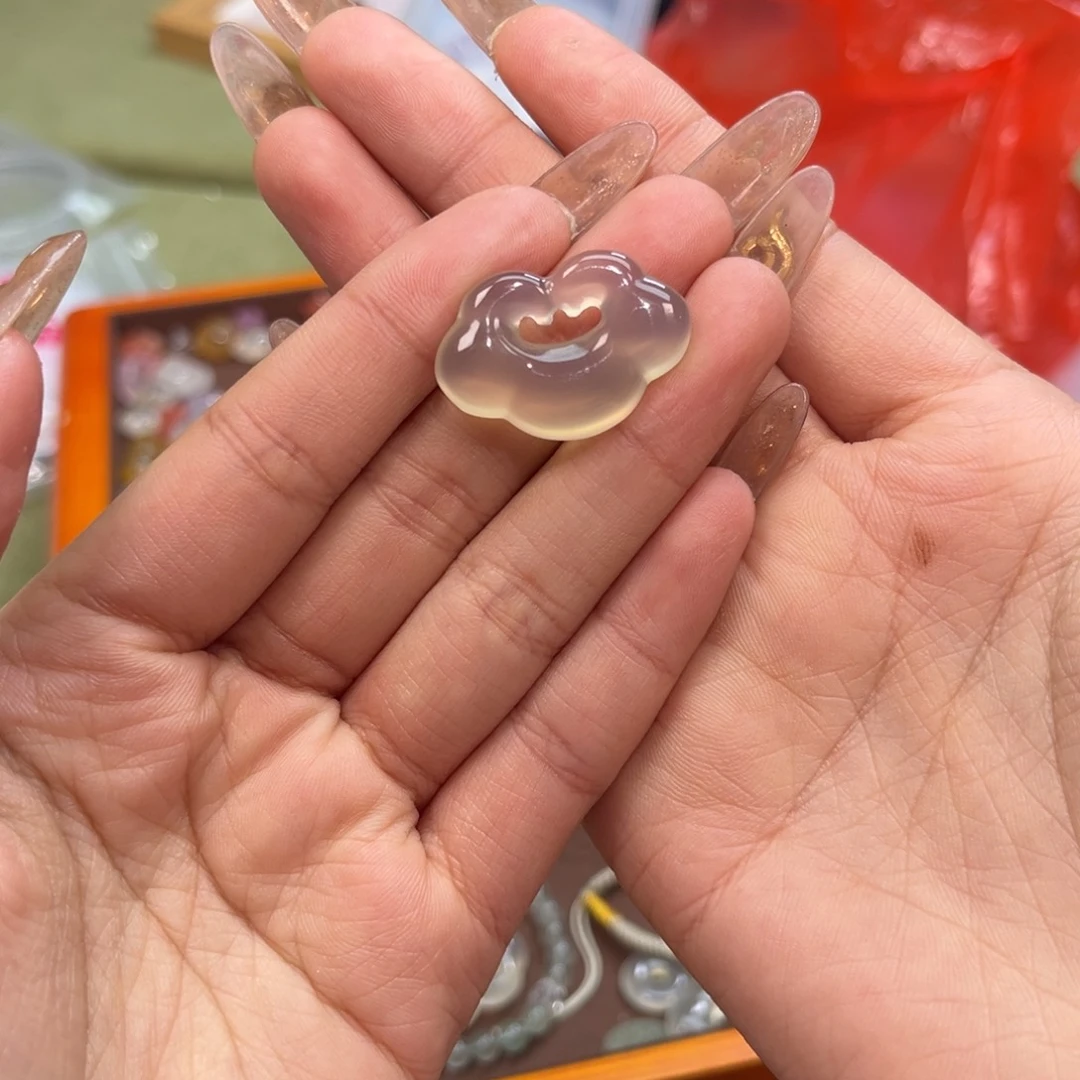 玛瑙/玉髓颈饰未镶嵌阿**?