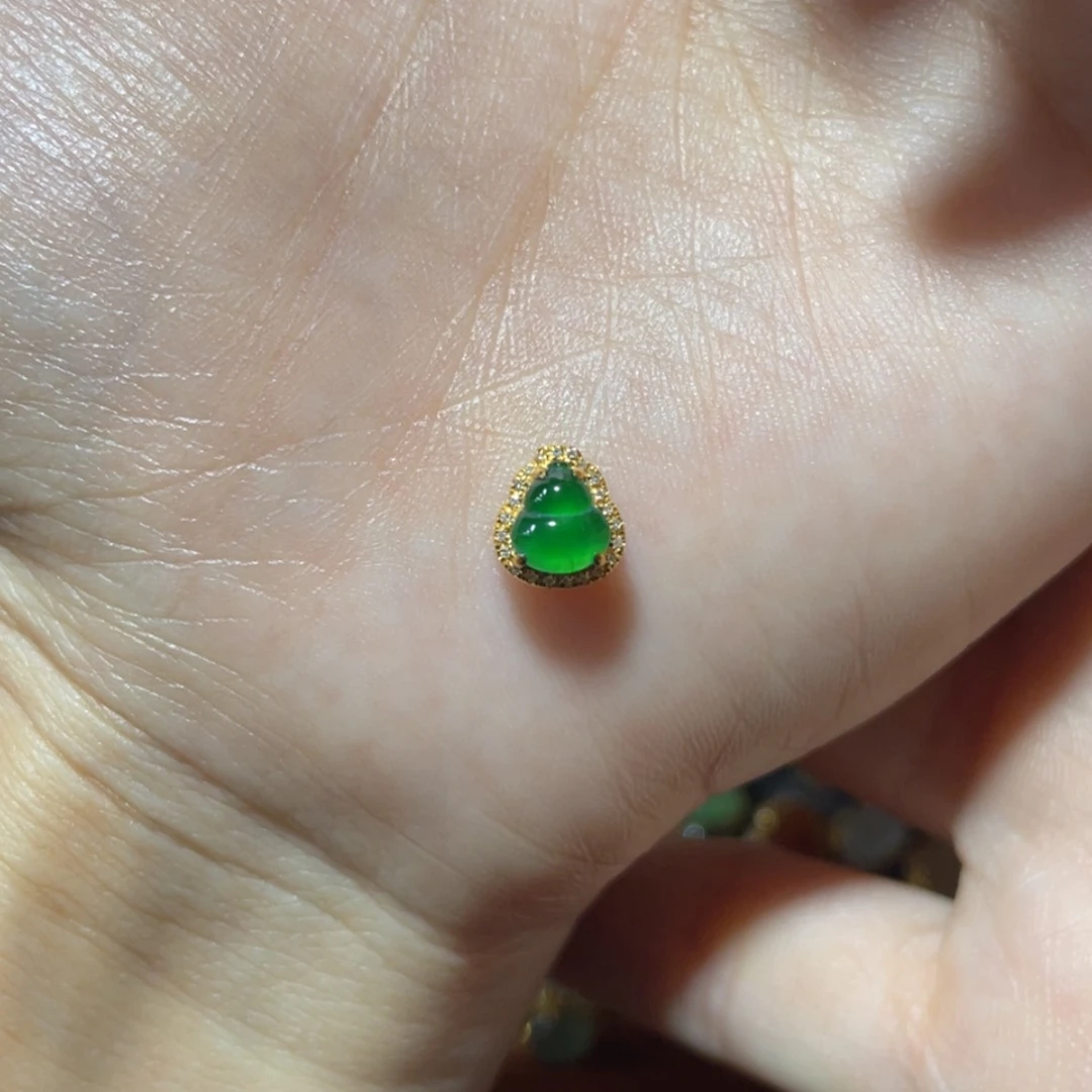 【闪购商品】颈饰18K金镶嵌翡翠