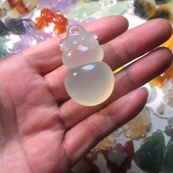 蛇纹石玉未镶嵌耳坠挂件