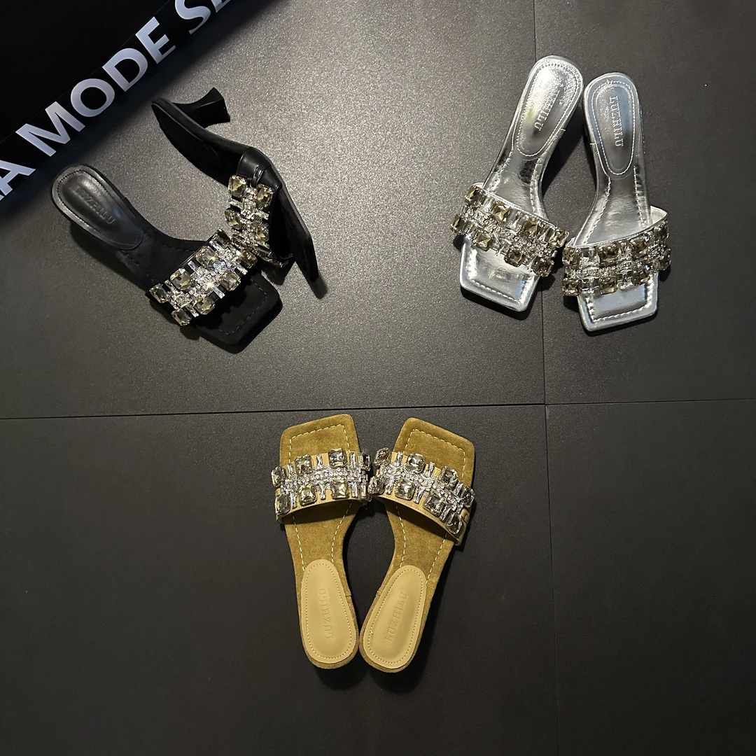 2025年春夏季新款韩风方头水钻猫跟凉拖爆款时尚百搭软底女高跟鞋