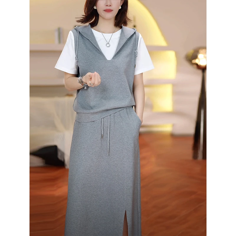 今年流行的女装套装休闲连帽假两件上衣+开叉显瘦半身裙子两件套