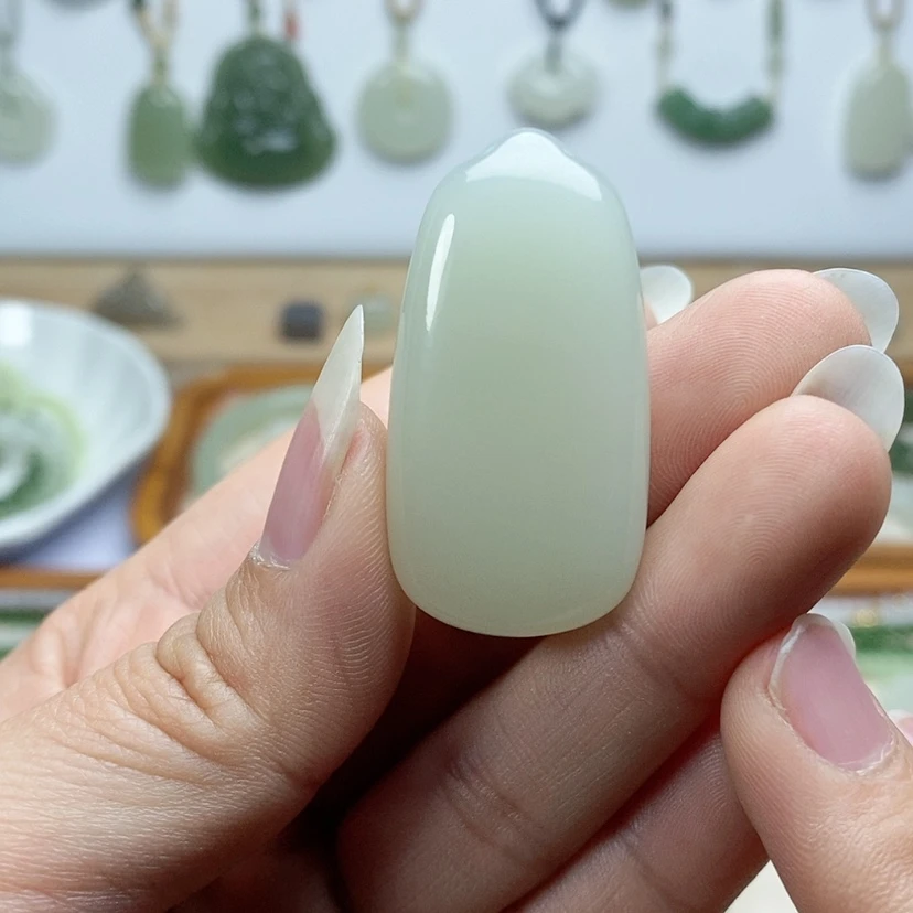 【闪购商品】颈饰未镶嵌和田玉