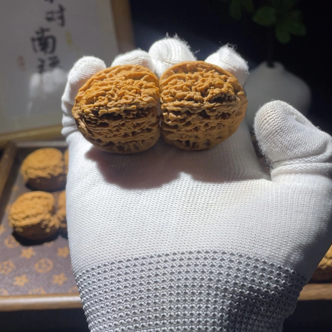 文玩核桃吊坠八*里核桃