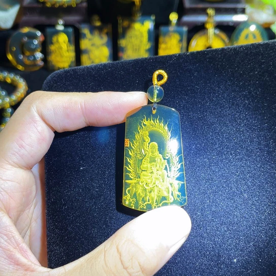 琥珀颈饰未镶嵌蓝珀不动明王阴雕吊坠