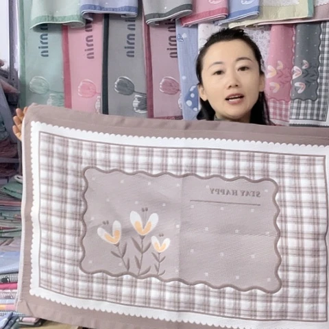 棉特价咖色三朵花