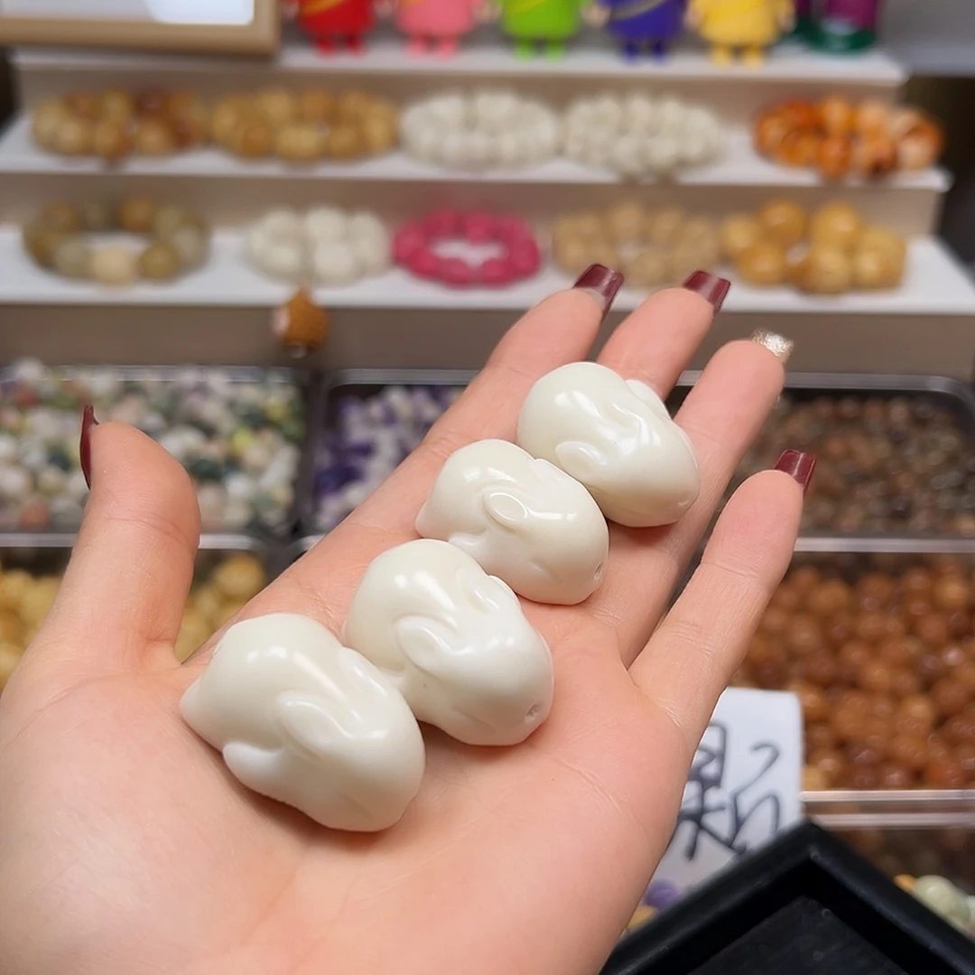 手串菩提根/象牙果瑕疵白大趴趴兔3颗有裂