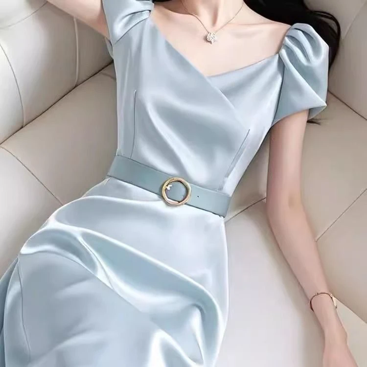 韩系高级感气质女神范钓系约会裙法式赫本风蓝色收腰连衣裙女夏季