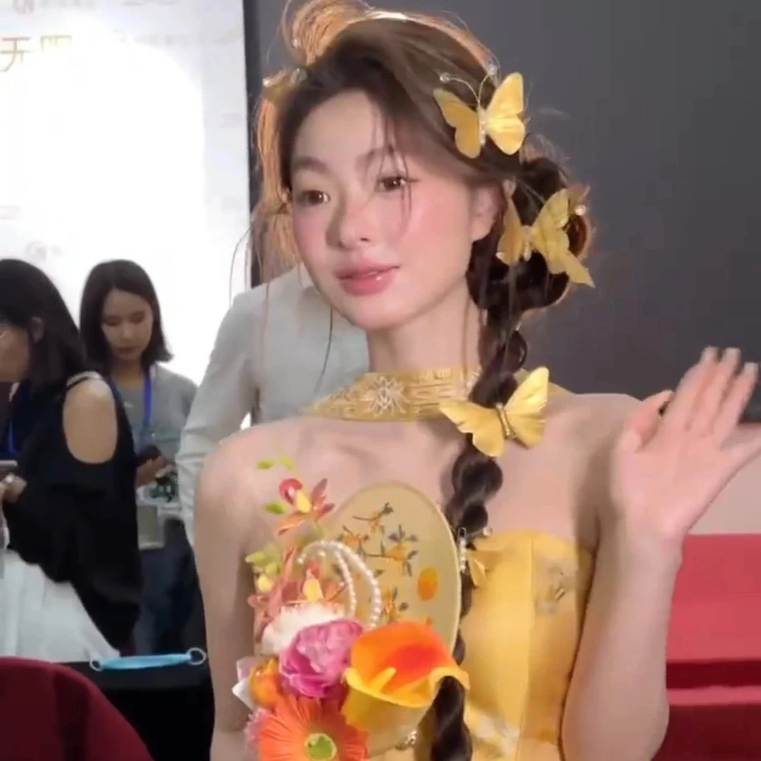 康康老师同款超仙羽毛蝴蝶边夹新中式新娘复古高级感边夹森系新娘