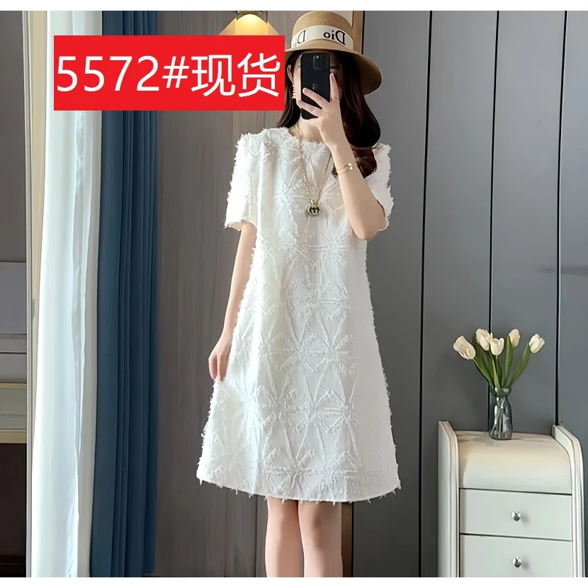 2025新款夏季法式显瘦设计师感温柔正肩宽松连衣裙