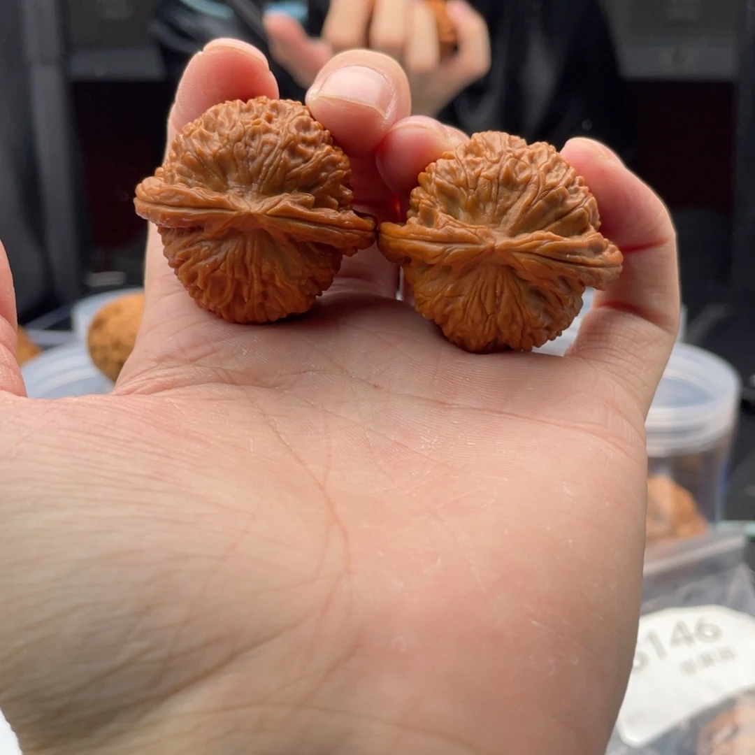 小****吊坠文玩核桃白狮子