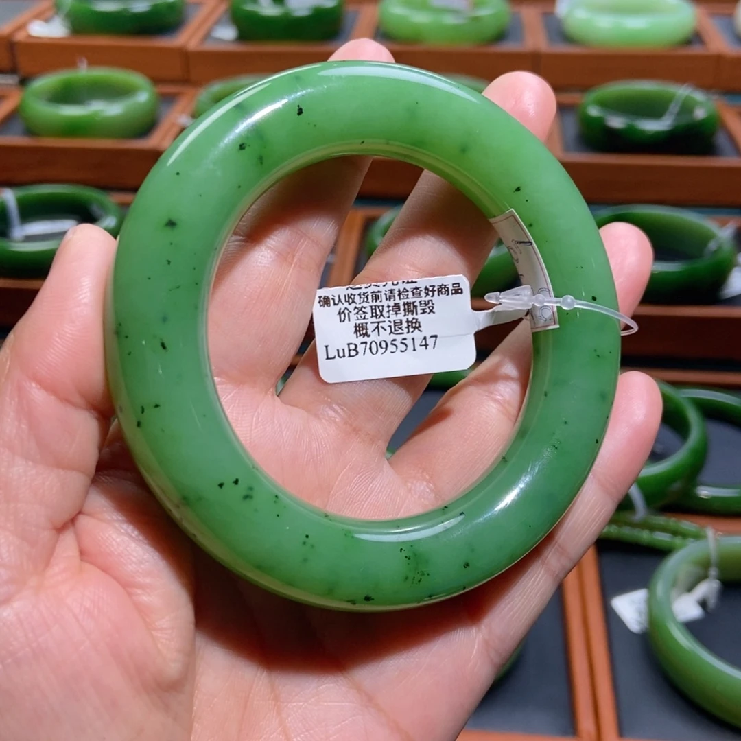 和田玉（碧玉）未镶嵌手镯猕猴桃5556