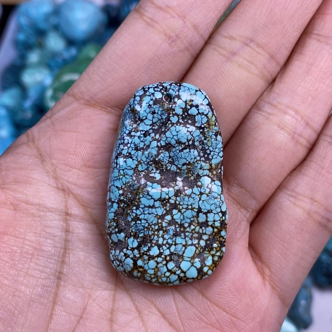 绿松石未镶嵌颈饰