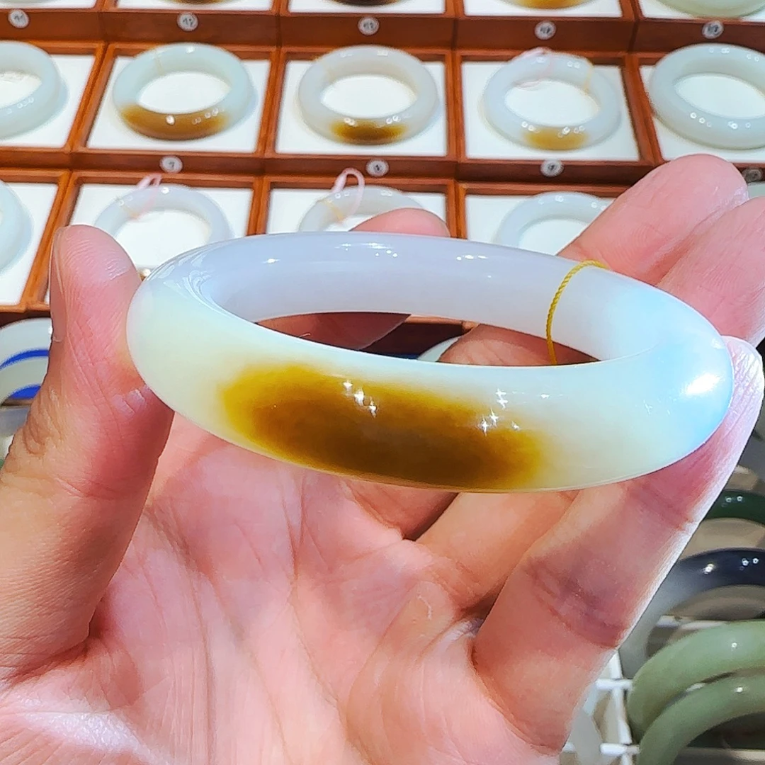 未镶嵌手镯和田玉且末一口红糖52 53 54