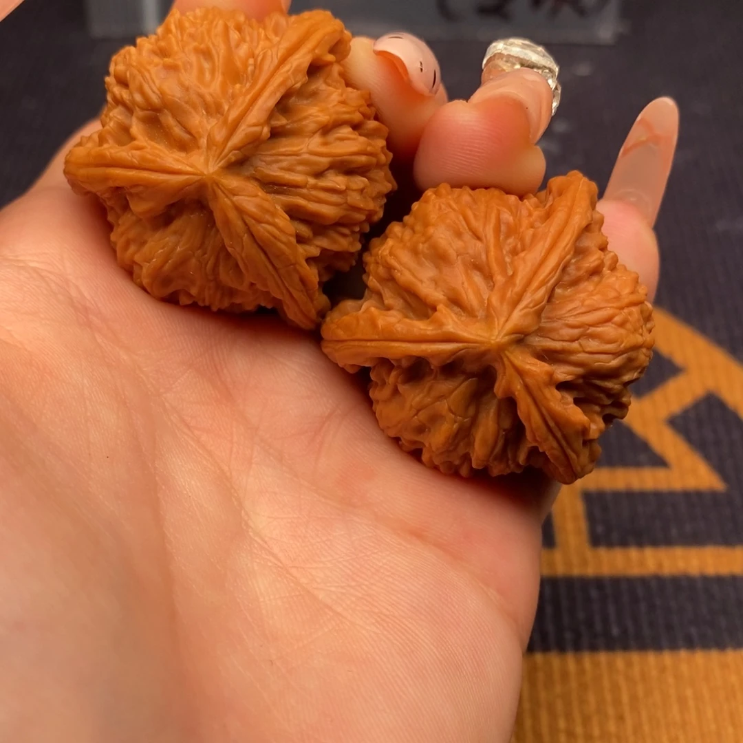 ^***^文玩核桃吊坠白狮子