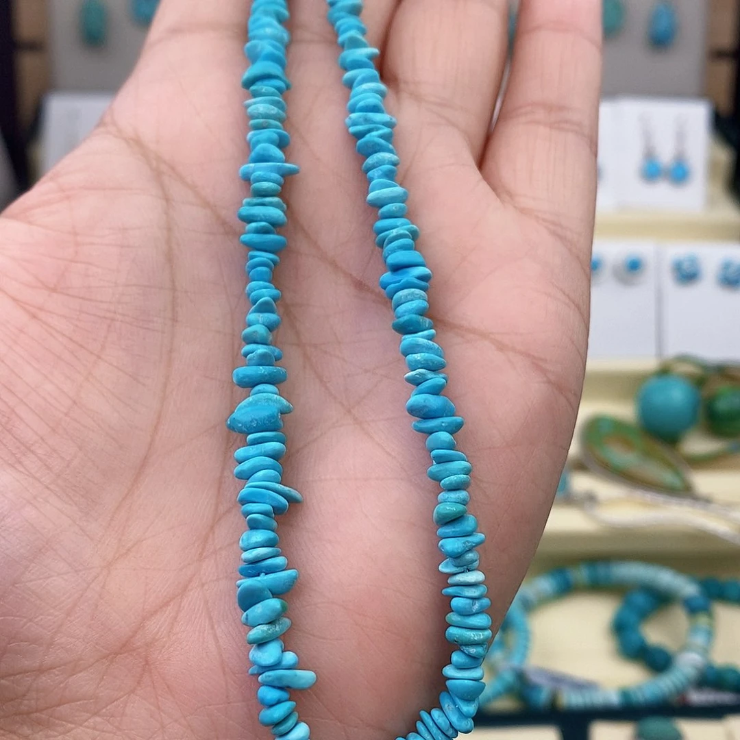 绿松石未镶嵌颈饰