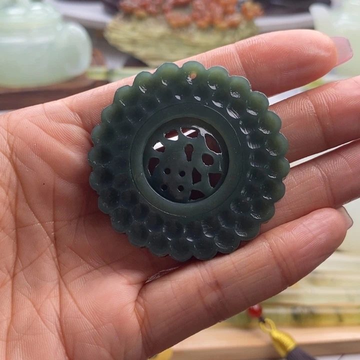 岫玉未镶嵌四大名玉毛笔一**光