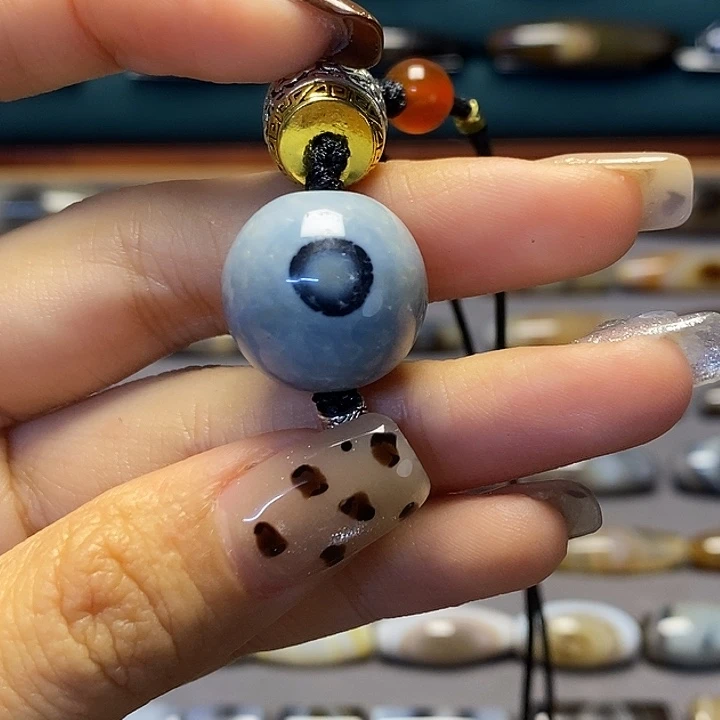 包***衬玛瑙/玉髓合金蓝沁