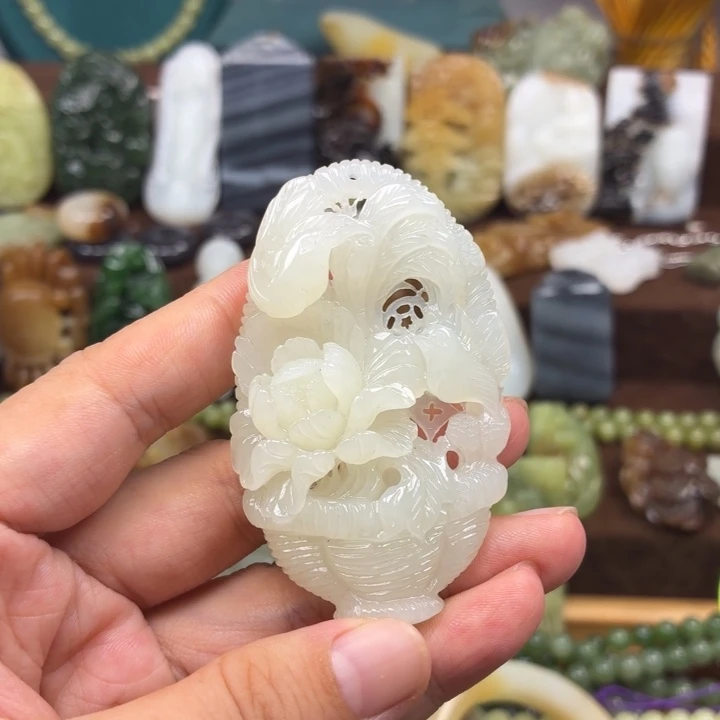 颈饰未镶嵌和田玉