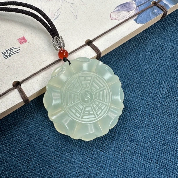 八卦玉吊坠岫玉吊坠手工复古雕刻双面精雕八卦吊坠玉石吊坠玉牌S