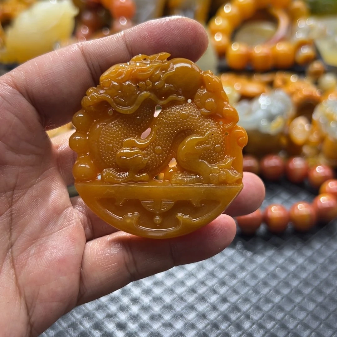 颈饰未镶嵌石英质玉