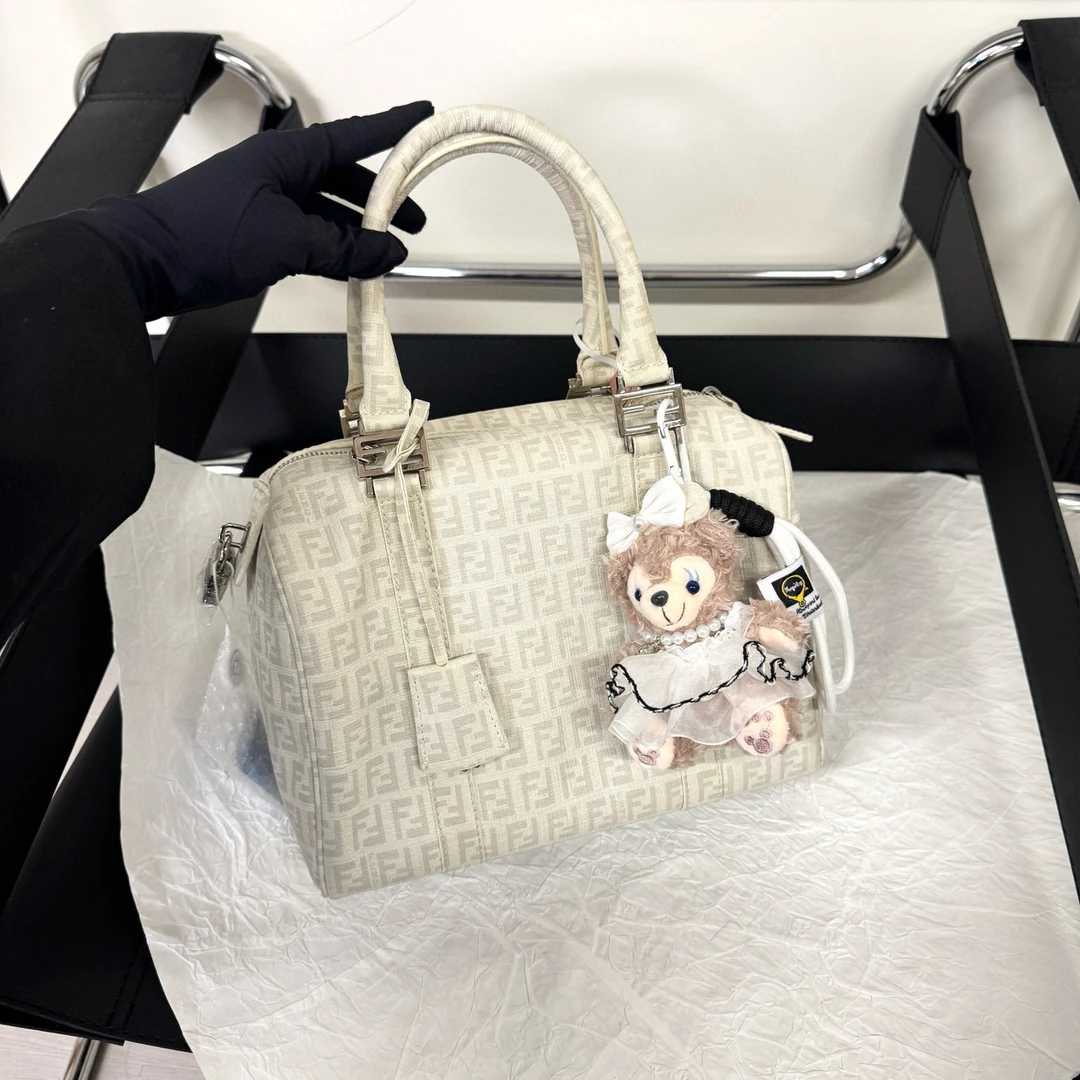 95新 FENDI/芬迪 fendi 白色老花波士顿手提包K