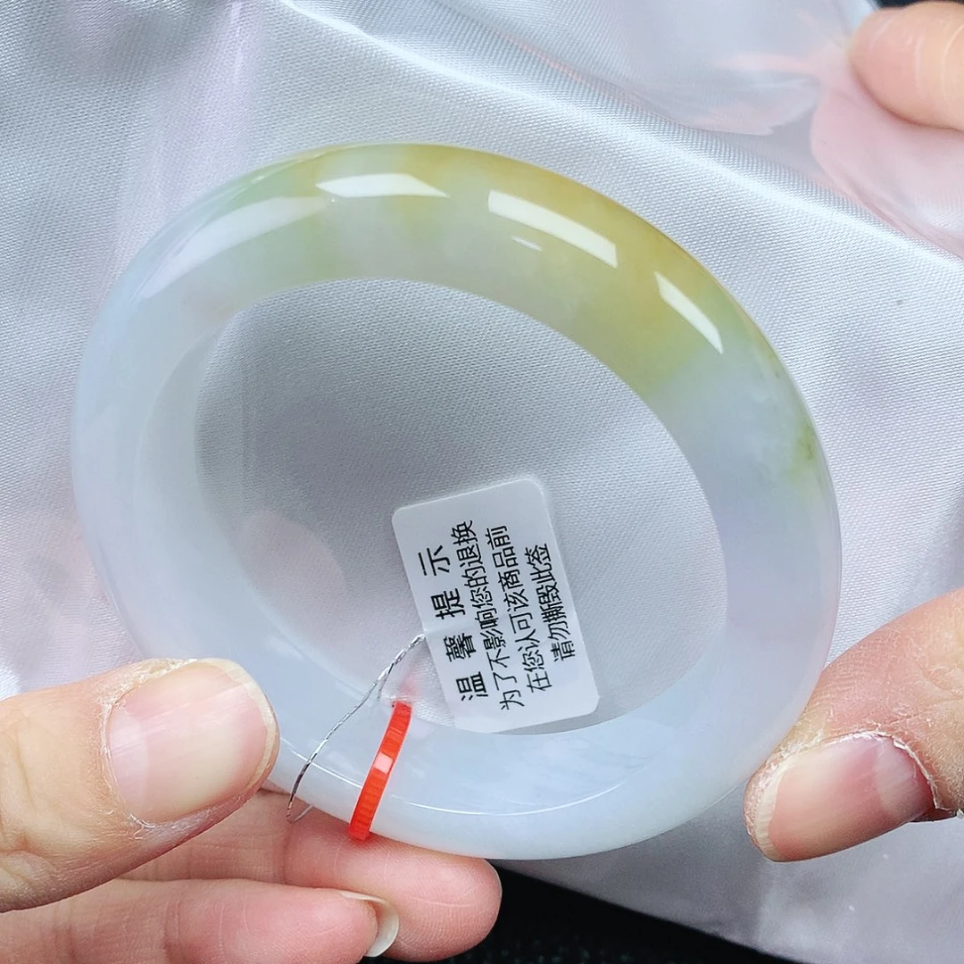 翡翠手镯未镶嵌51圈