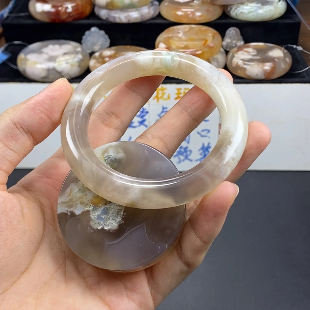 未镶嵌手镯石英质玉
