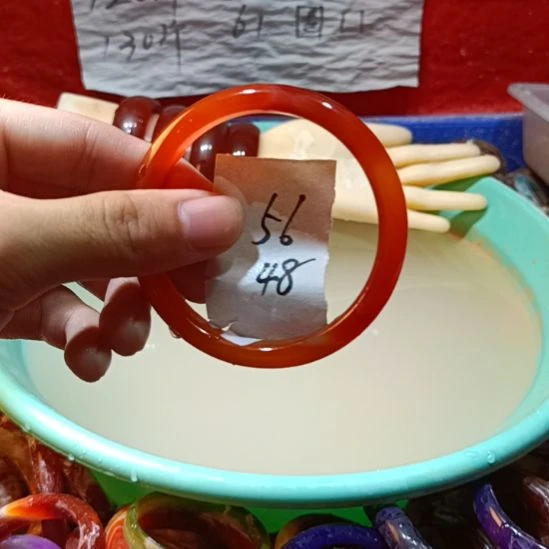 玛瑙/玉髓手镯未镶嵌