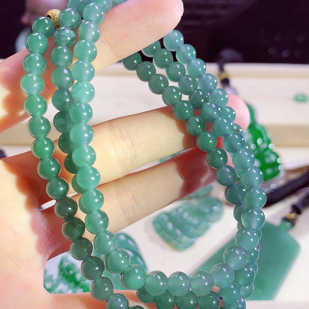 颈饰未镶嵌翡翠天然