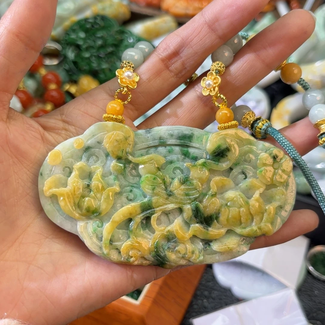 翡翠颈饰未镶嵌待编款