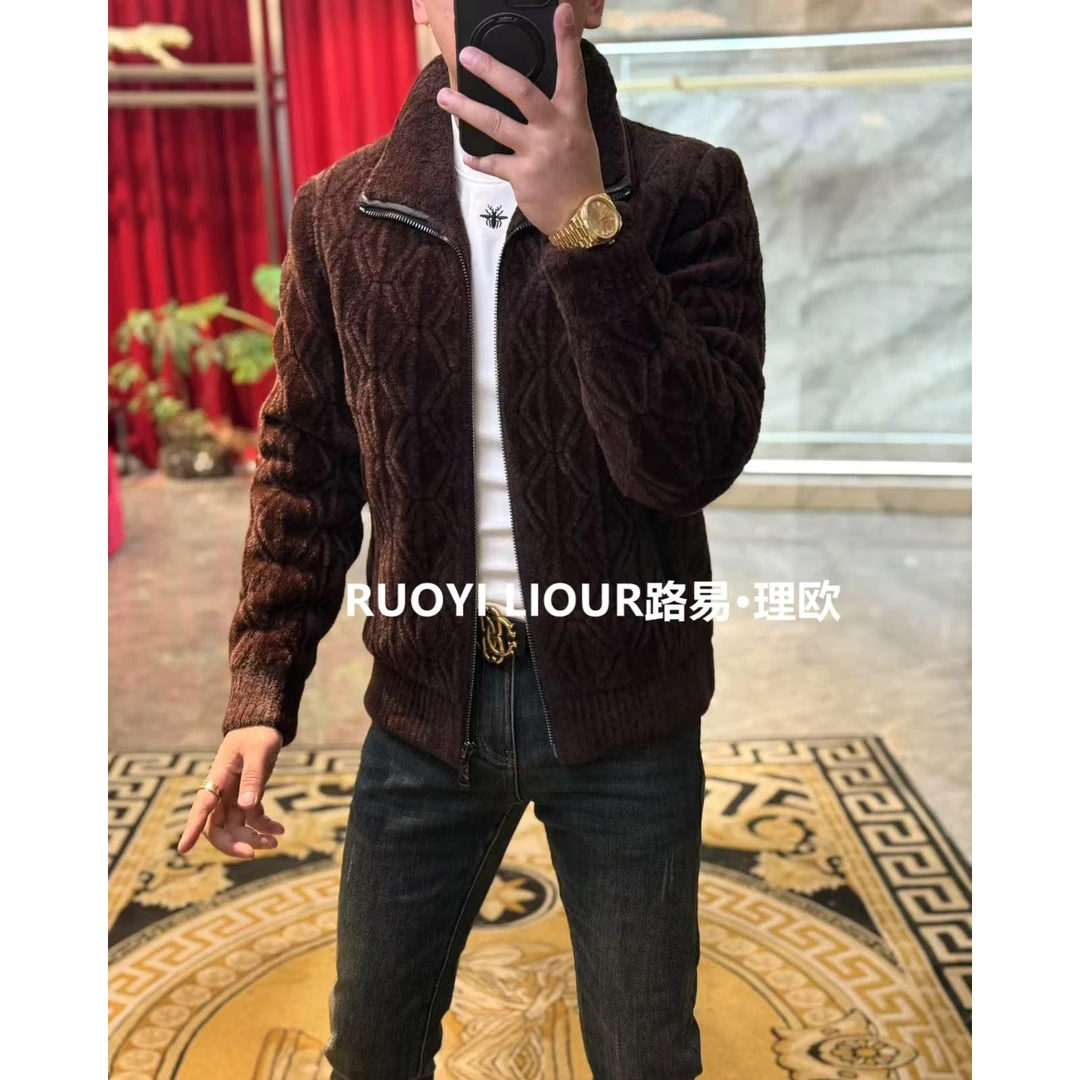 【路易理欧】2025新款潮流轻奢纯色羊羔毛鹅绒羽绒服93325