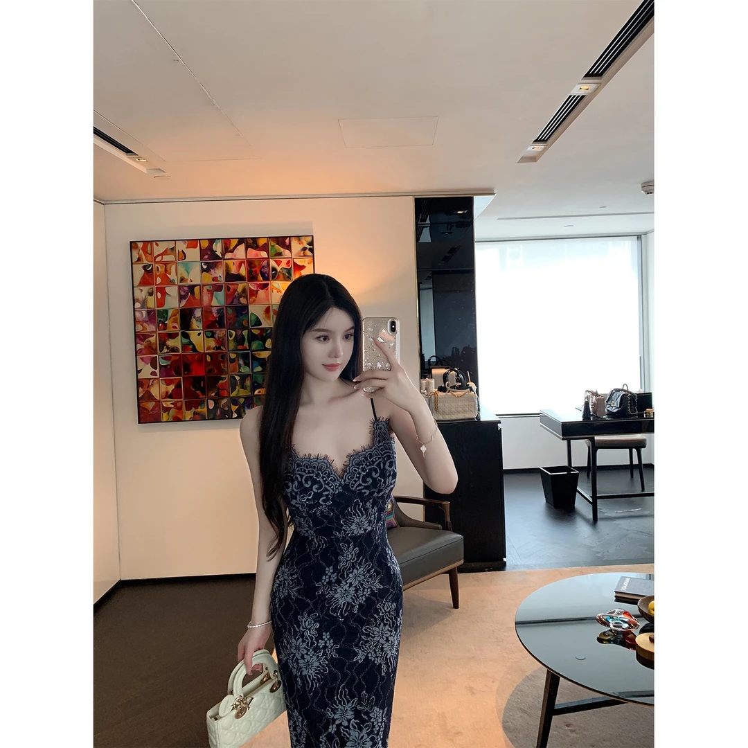 THE SWAN司凰轻奢 心软的日常 法式名媛气质修身蕾丝吊带连衣裙女