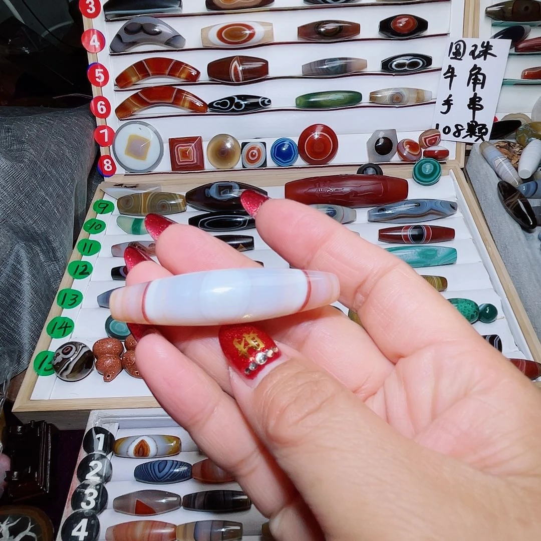 玛瑙/玉髓颈饰未镶嵌