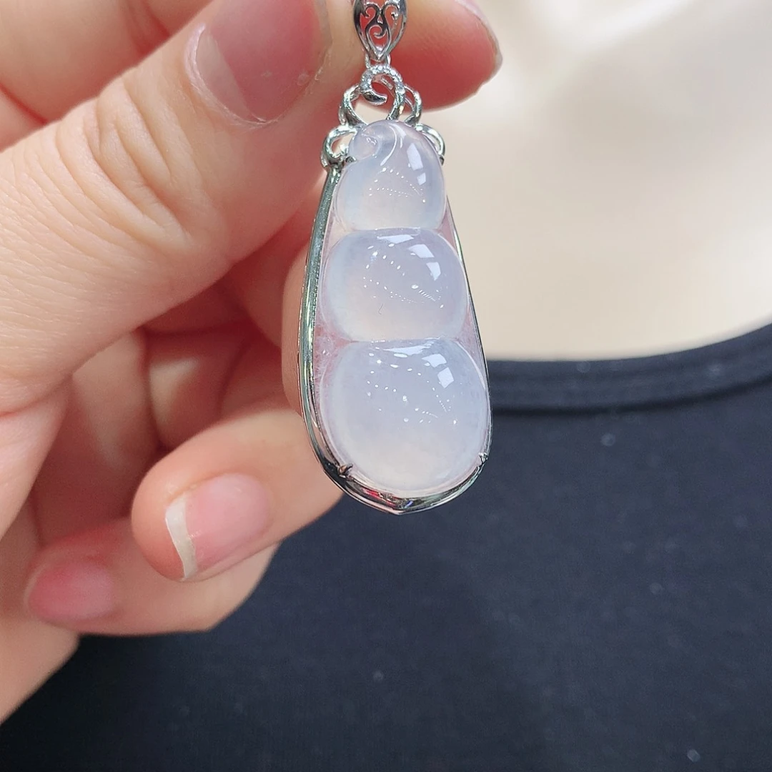 翡翠颈饰18K金镶嵌福豆