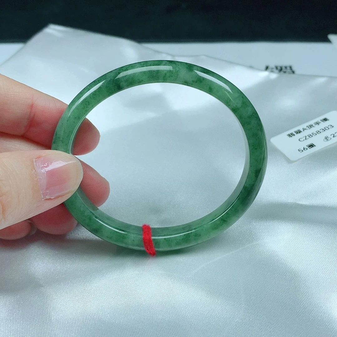 翡翠手镯未镶嵌303贵